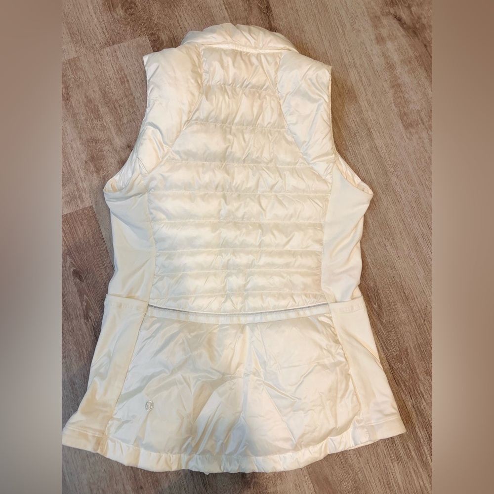 Lululemon Down for a Run Vest, size small - Picture 9 of 12